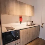 Watts House Hostel *