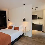 Hostel Watts House